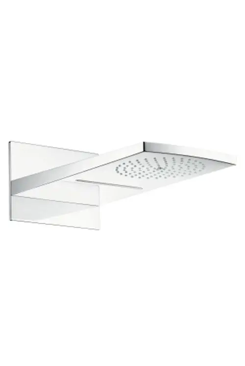 Kopfbrause von Hansgrohe in chromfarbener Ausführung, mit einem flachen, rechteckigen Design und einer Oberfläche mit Wasserstrahlöffnungen.